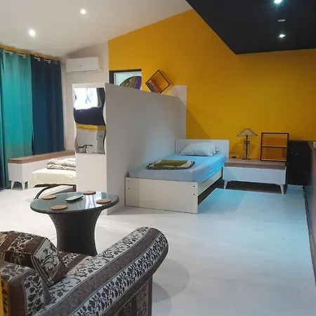 Ilina Hostel *